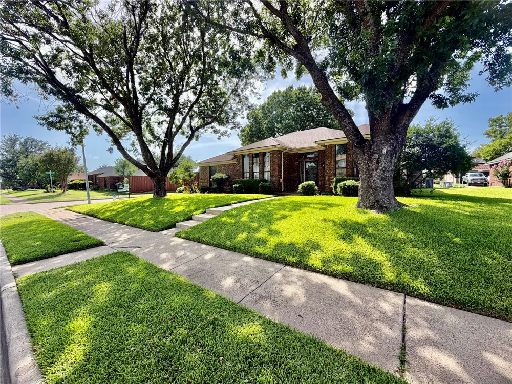 2701 Beau Drive Mesquite, TX 75181