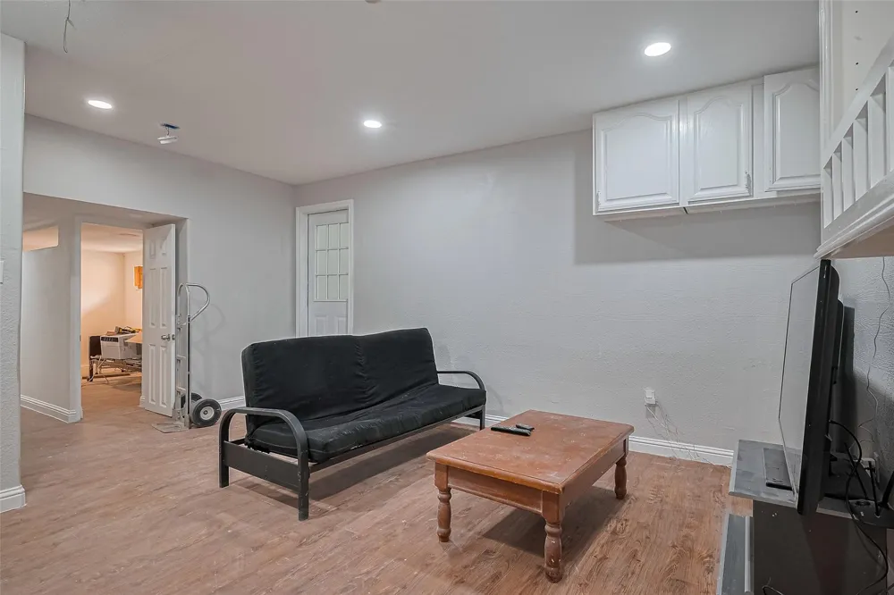 7618 Del Glen Lane Houston, TX 77072