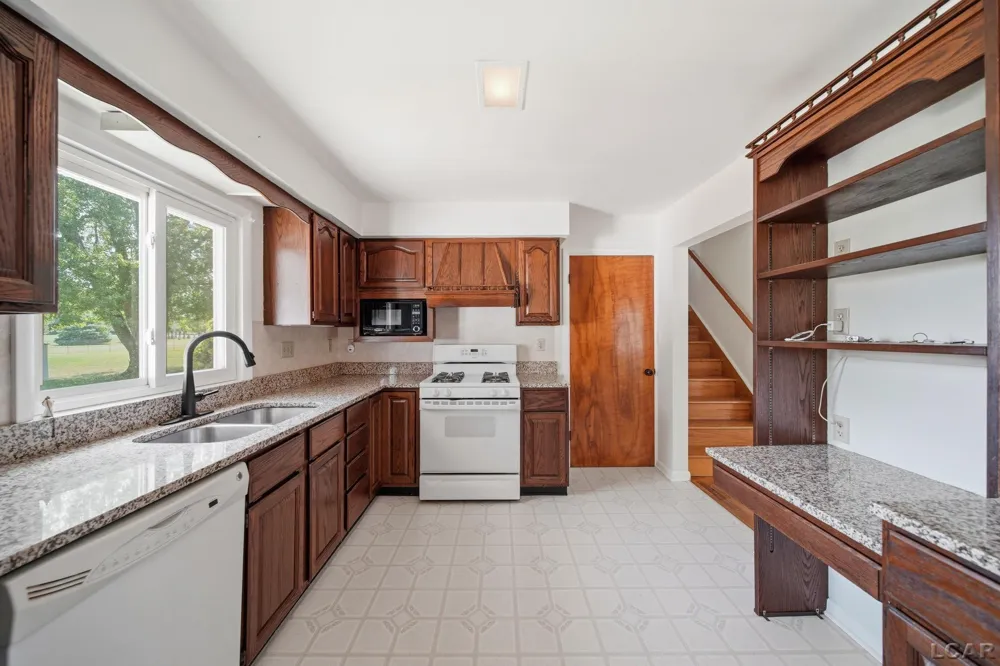 2745 E Carleton Road Madison Charter Township, MI 49221