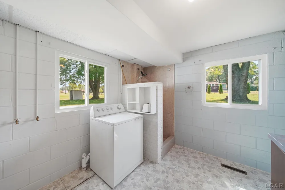 2745 E Carleton Road Madison Charter Township, MI 49221