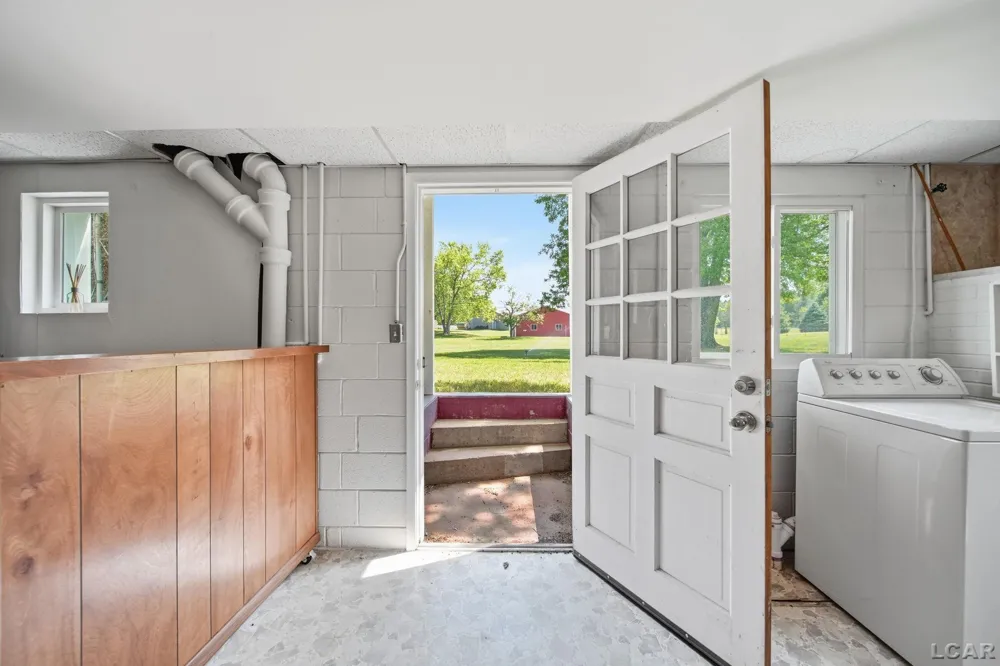 2745 E Carleton Road Madison Charter Township, MI 49221