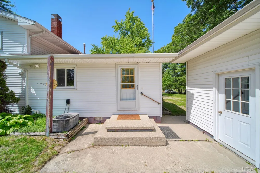 2745 E Carleton Road Madison Charter Township, MI 49221