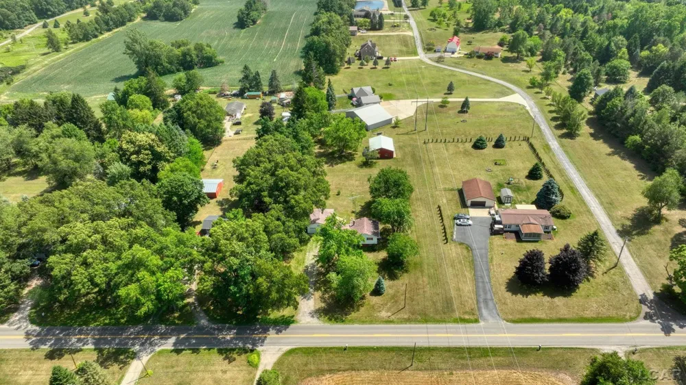2745 E Carleton Road Madison Charter Township, MI 49221