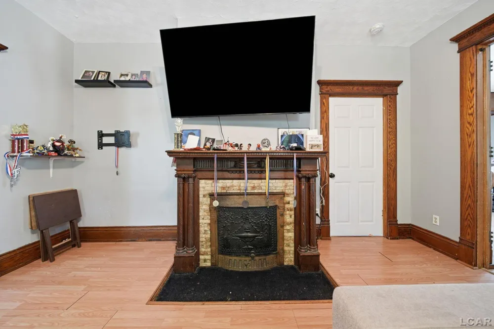 225 Seeley Street Adrian City, MI 49221