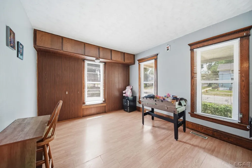 225 Seeley Street Adrian City, MI 49221