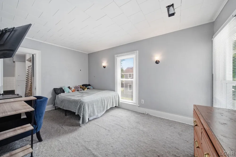 225 Seeley Street Adrian City, MI 49221