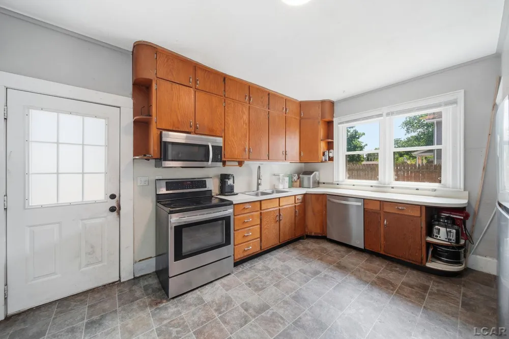 225 Seeley Street Adrian City, MI 49221