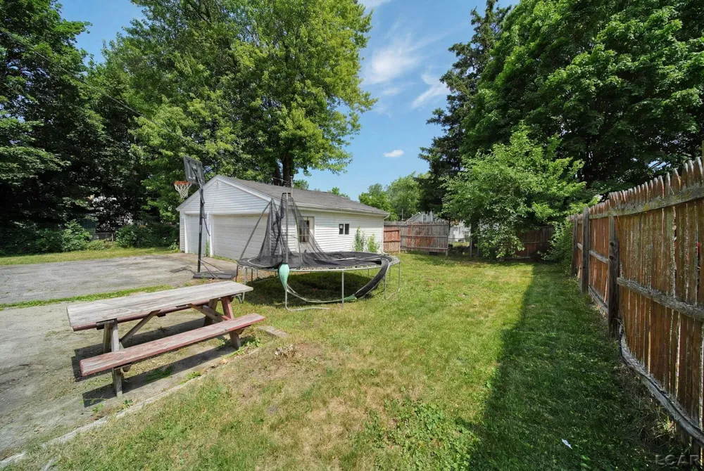225 Seeley Street Adrian City, MI 49221