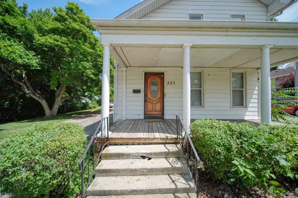 225 Seeley Street Adrian City, MI 49221