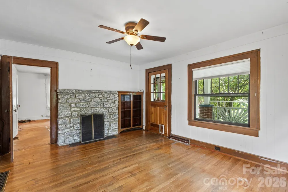 49 Church Street Weaverville, NC 28787