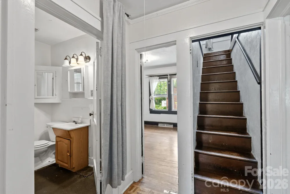 49 Church Street Weaverville, NC 28787