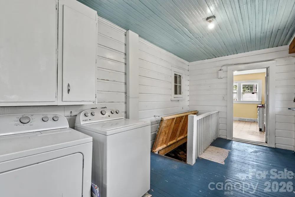 49 Church Street Weaverville, NC 28787