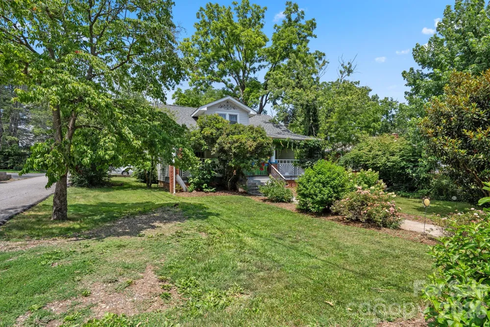 49 Church Street Weaverville, NC 28787