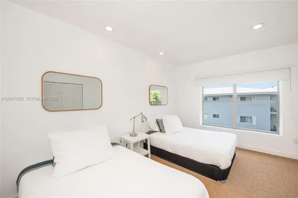 9940 Collins Ave #10 Bal Harbour, FL 33154