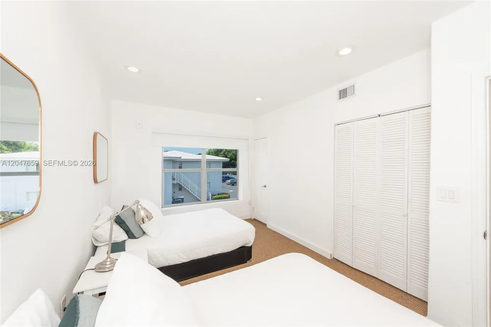 9940 Collins Ave #10 Bal Harbour, FL 33154