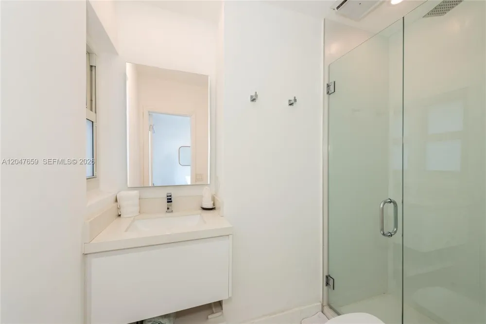 9940 Collins Ave #10 Bal Harbour, FL 33154