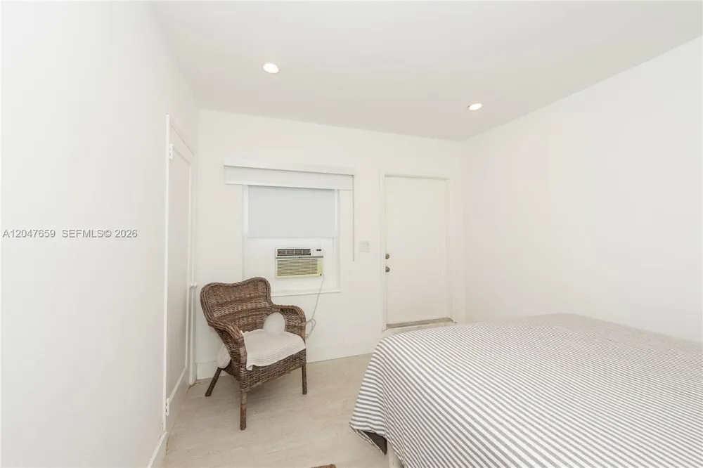 9940 Collins Ave #10 Bal Harbour, FL 33154