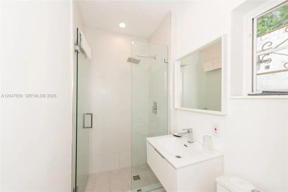 9940 Collins Ave #10 Bal Harbour, FL 33154