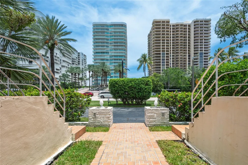 9940 Collins Ave #10 Bal Harbour, FL 33154