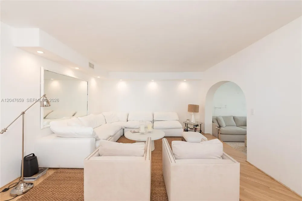 9940 Collins Ave #10 Bal Harbour, FL 33154