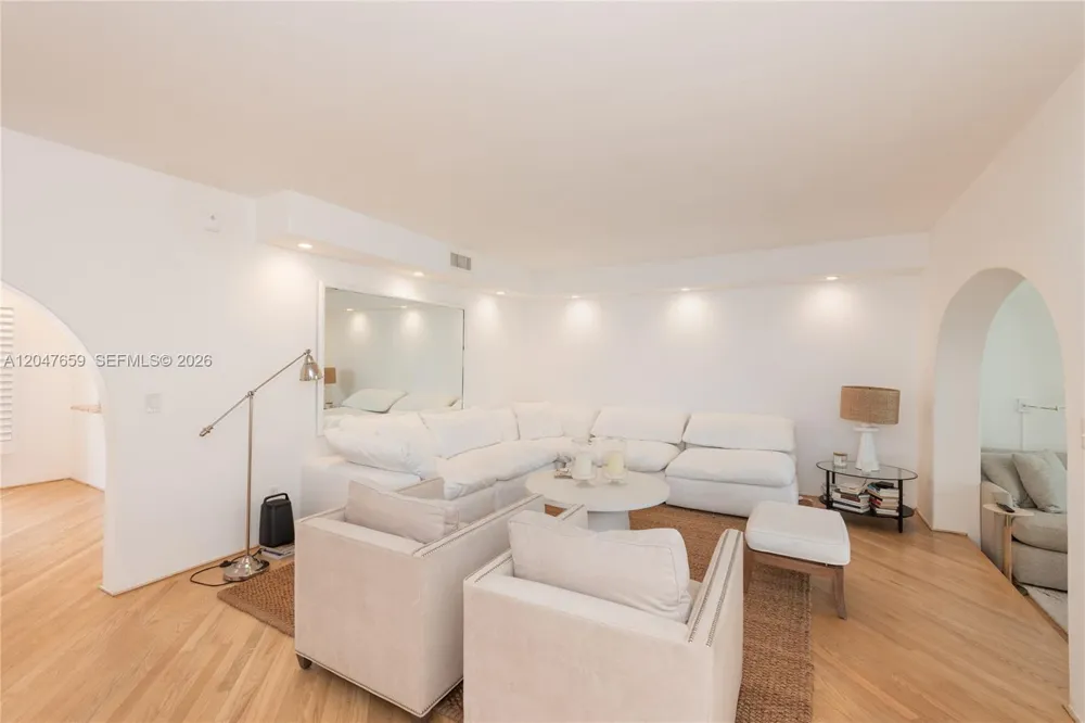9940 Collins Ave #10 Bal Harbour, FL 33154