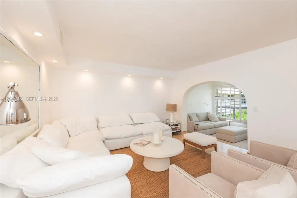 9940 Collins Ave #10 Bal Harbour, FL 33154