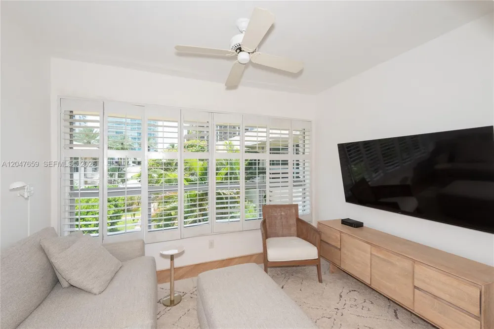 9940 Collins Ave #10 Bal Harbour, FL 33154