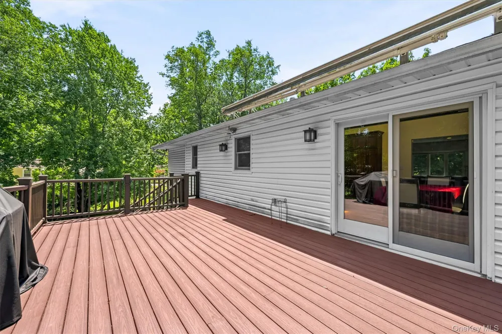 21 Arbor Lane Bardonia, NY 10954