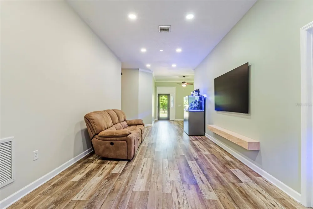 2287 SPRING GARDEN AVENUE Deland, FL 32720