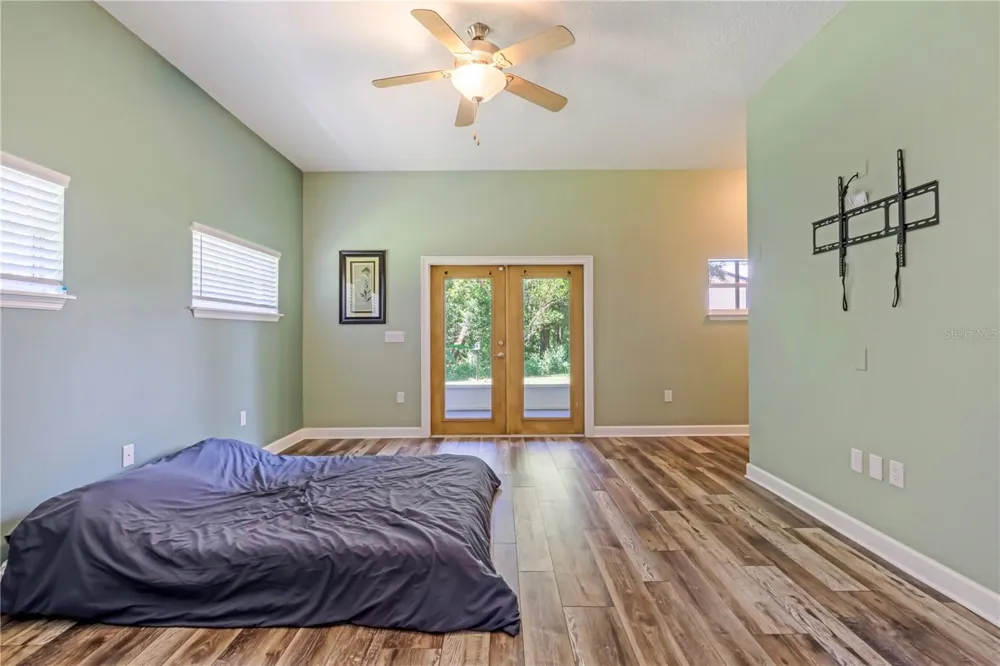 2287 SPRING GARDEN AVENUE Deland, FL 32720