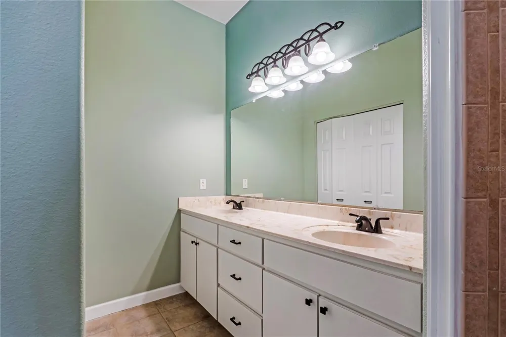 2287 SPRING GARDEN AVENUE Deland, FL 32720