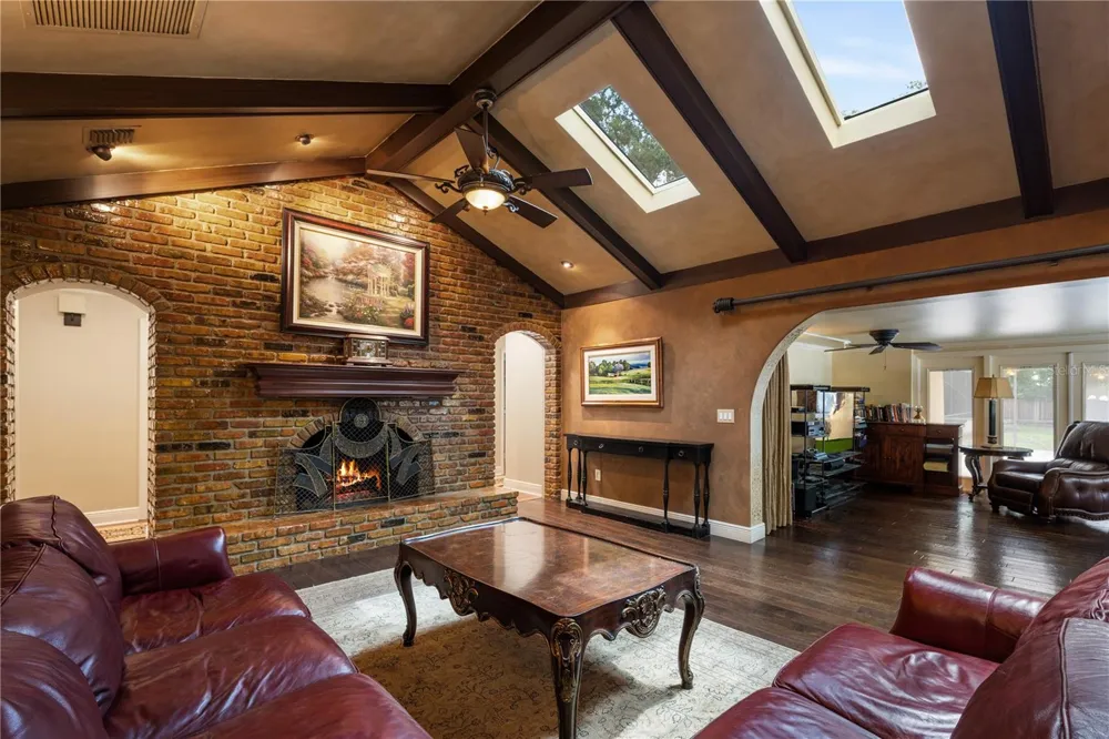 2009 WOODY DRIVE Windermere, FL 34786