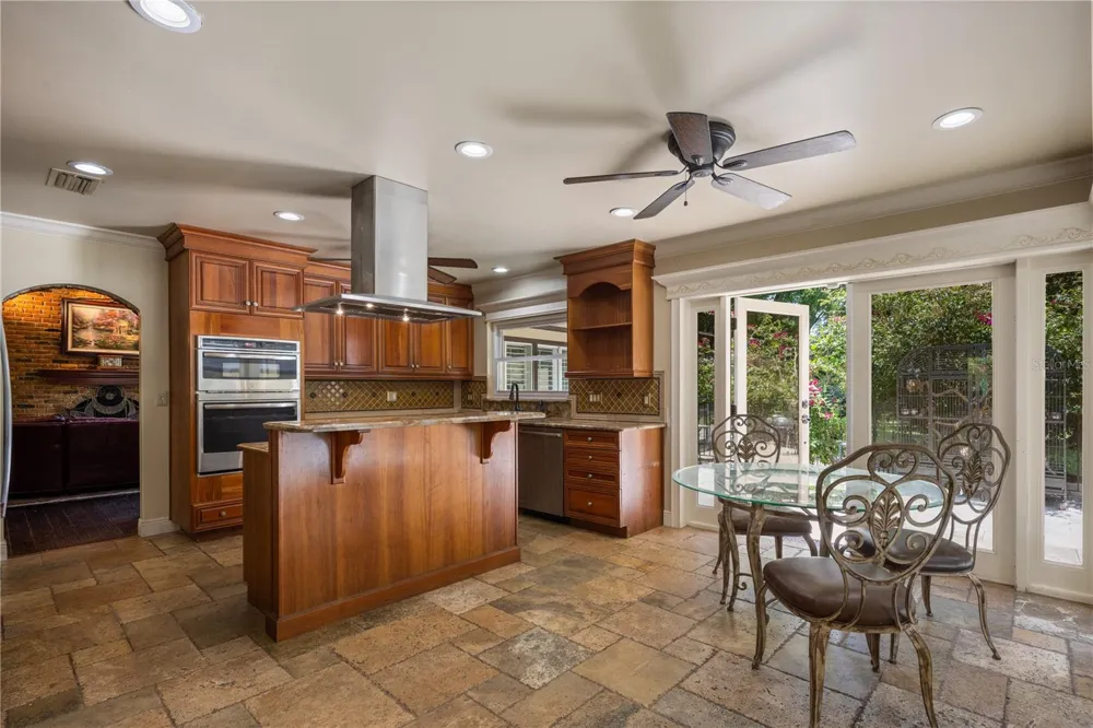 2009 WOODY DRIVE Windermere, FL 34786