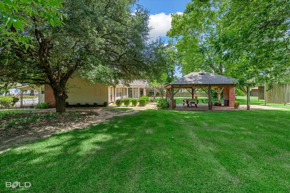 331 Gray Street Belcher, LA 71004