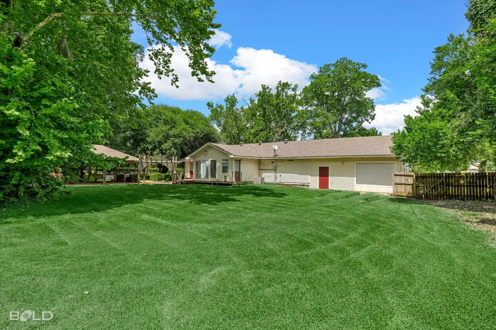331 Gray Street Belcher, LA 71004
