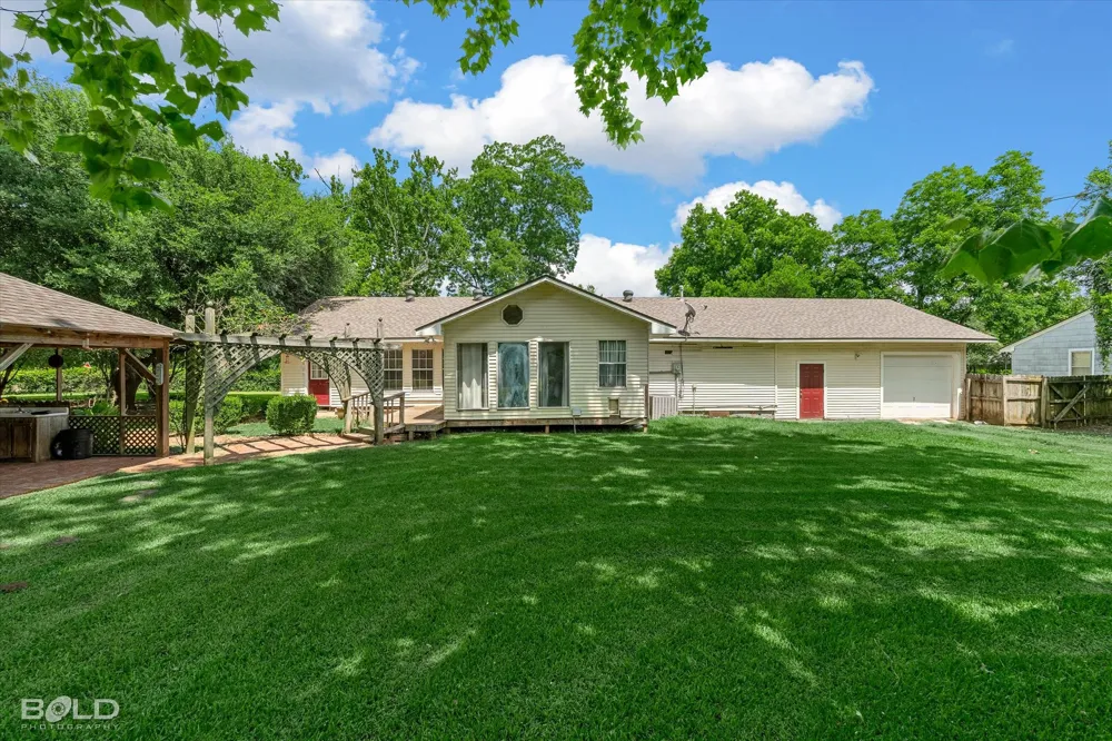 331 Gray Street Belcher, LA 71004