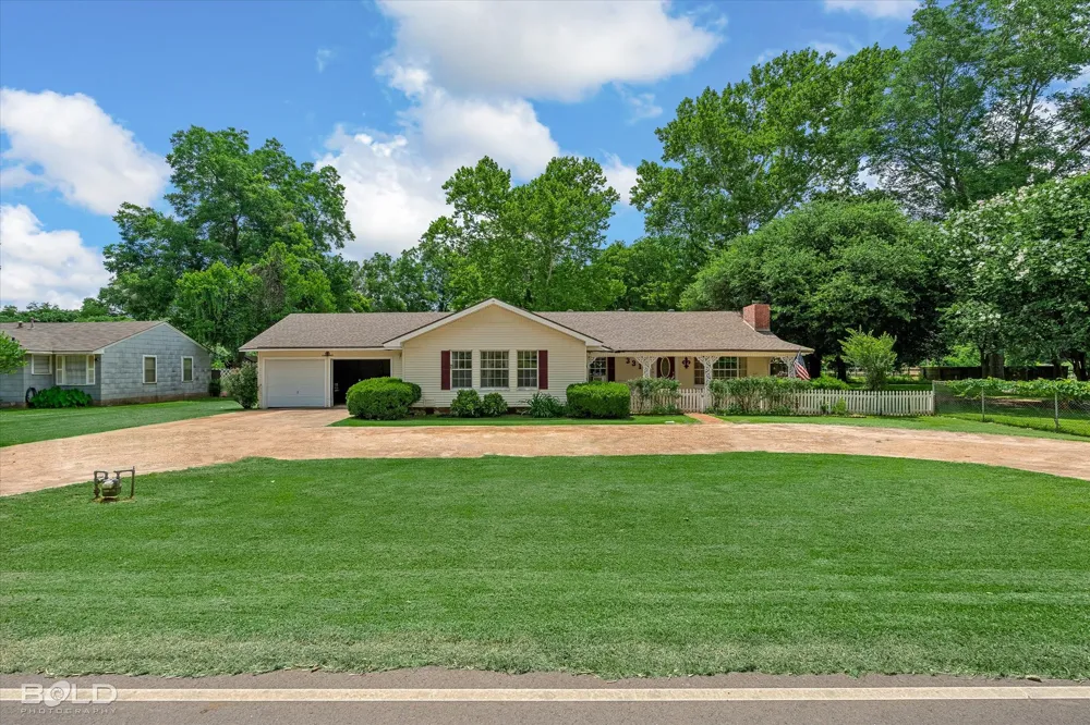 331 Gray Street Belcher, LA 71004
