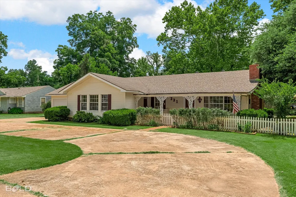 331 Gray Street Belcher, LA 71004