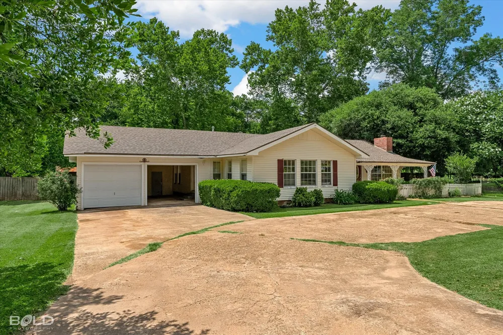 331 Gray Street Belcher, LA 71004