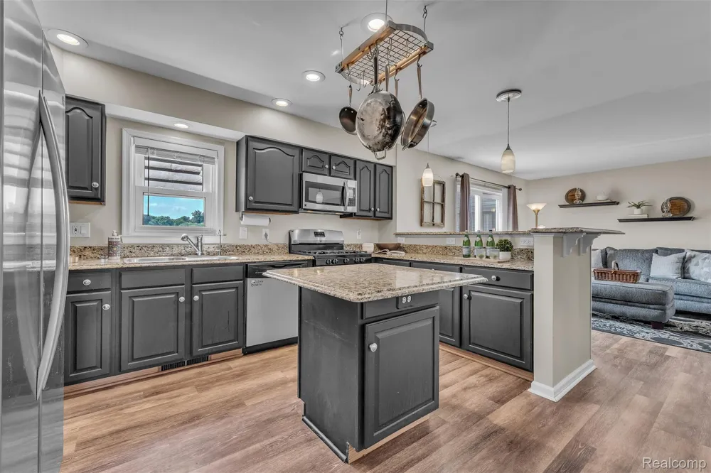10146 Marshall Road Green Oak Township, MI 48178