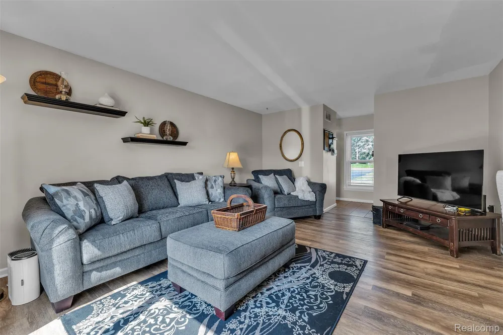 10146 Marshall Road Green Oak Township, MI 48178