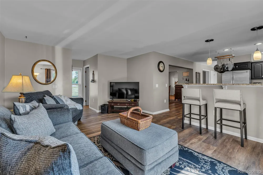 10146 Marshall Road Green Oak Township, MI 48178