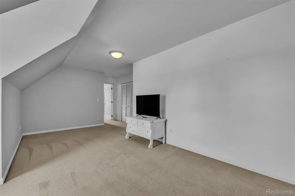 10146 Marshall Road Green Oak Township, MI 48178