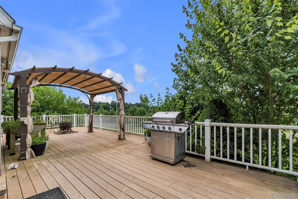10146 Marshall Road Green Oak Township, MI 48178