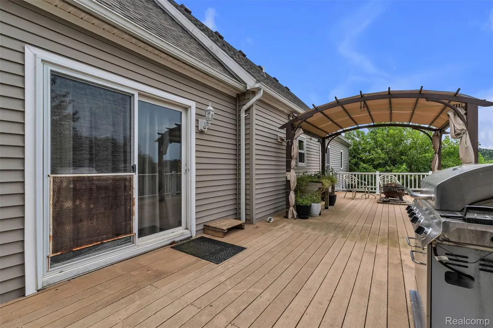 10146 Marshall Road Green Oak Township, MI 48178