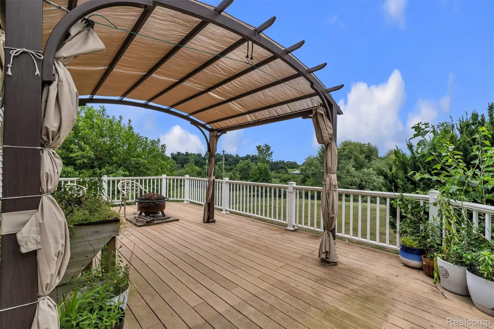 10146 Marshall Road Green Oak Township, MI 48178