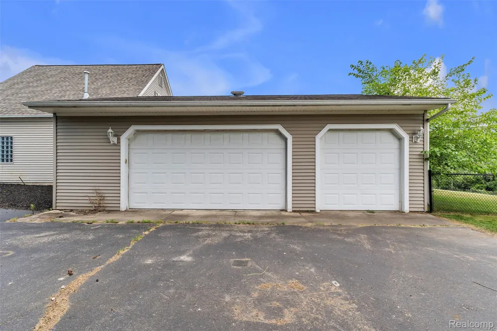 10146 Marshall Road Green Oak Township, MI 48178