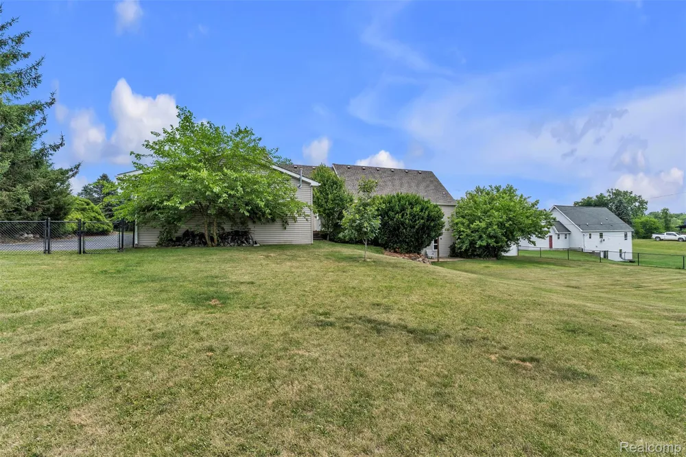 10146 Marshall Road Green Oak Township, MI 48178