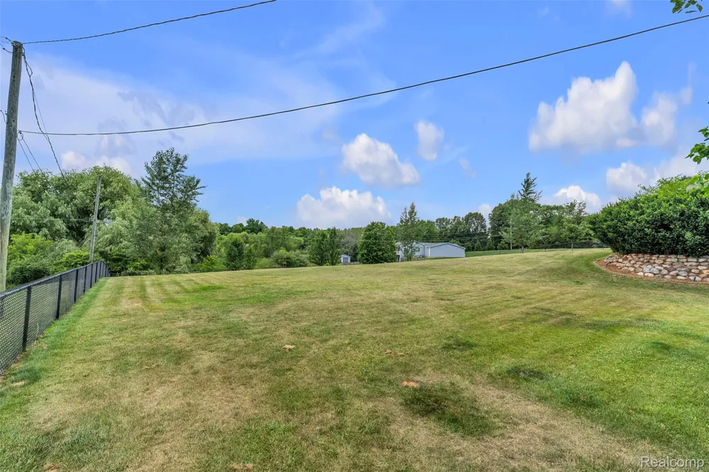 10146 Marshall Road Green Oak Township, MI 48178