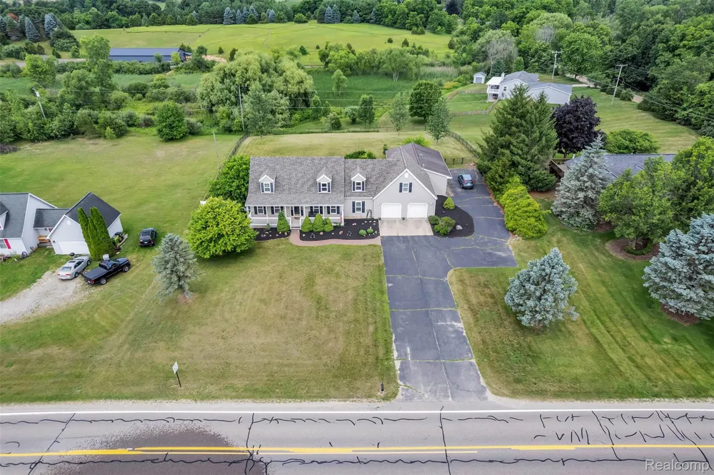 10146 Marshall Road Green Oak Township, MI 48178